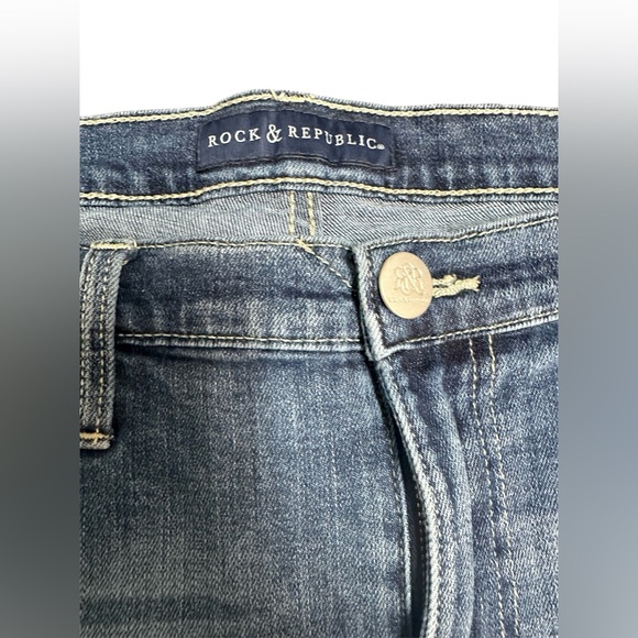 Rock & Republic size 14 distressed cropped indee Blue Jeans with stretch - Picture 8 of 11